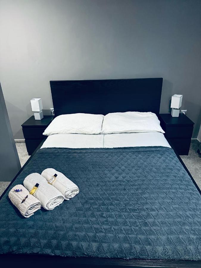 Deluxe Minimal Apartment